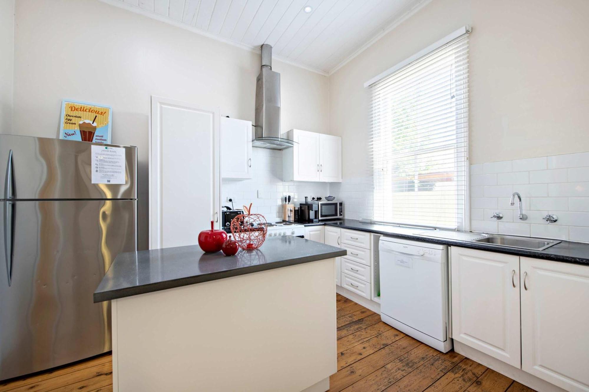 Charming Period Home - Walk To Cbd, Pet Friendly ダボ エクステリア 写真